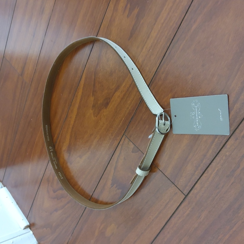 💥New💥ANTHROPOLGIE Cream Patent Leather Adjustable Belt